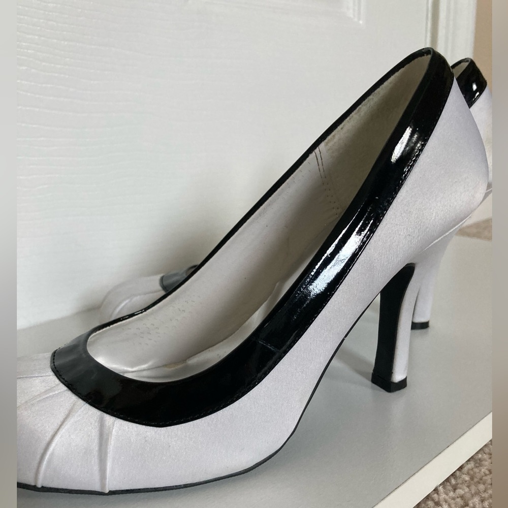 Deb brand women’s black and white heels - worn only once!